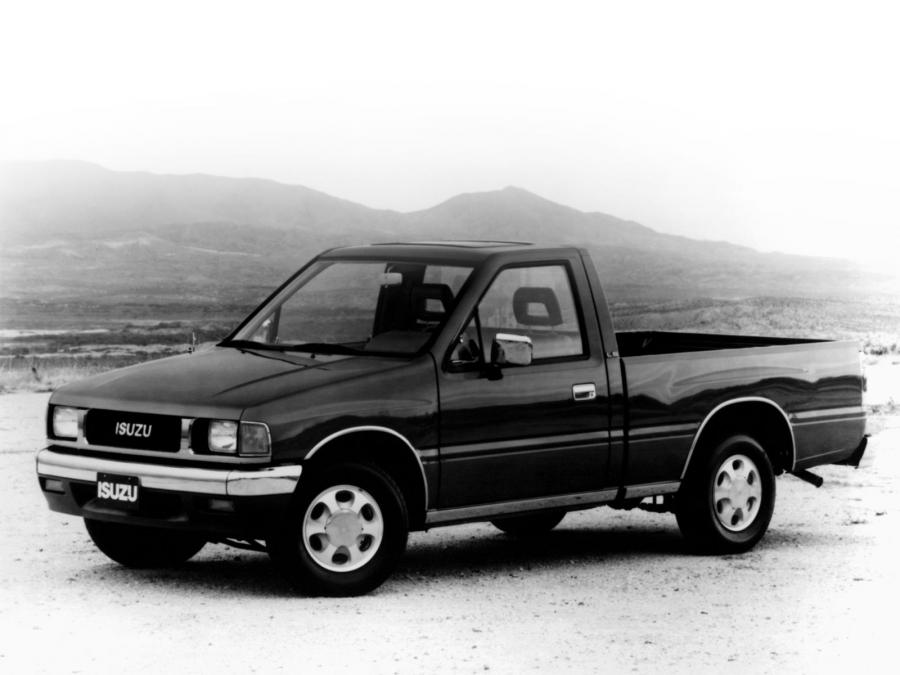  Isuzu Pickup LS 4x2 Standard Bed 1988 года  (фото 1 из 4)